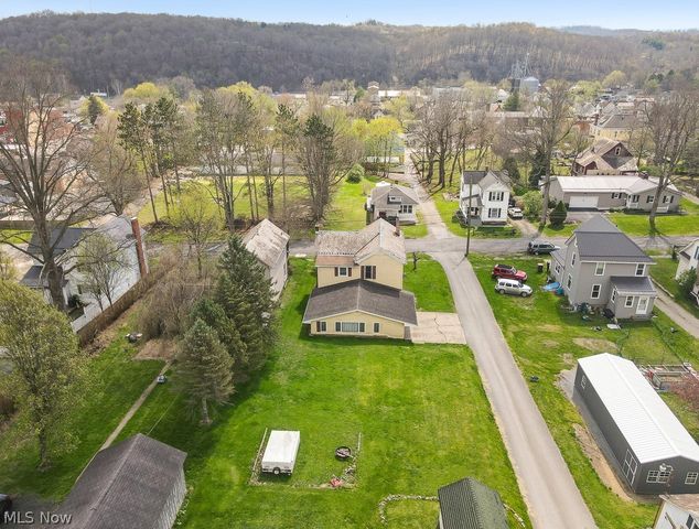 237 W Chestnut Street, Lisbon, OH 44432