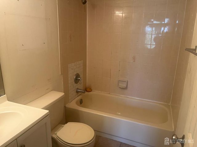 109 MICHAELS Court, Woodbridge Proper, NJ 07095