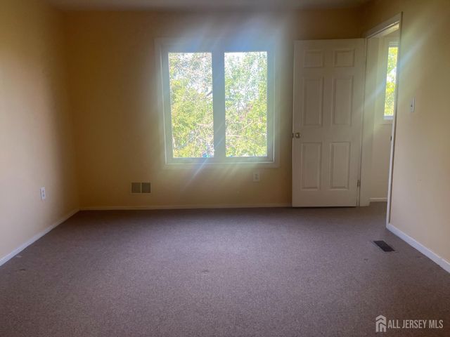 109 MICHAELS Court, Woodbridge Proper, NJ 07095