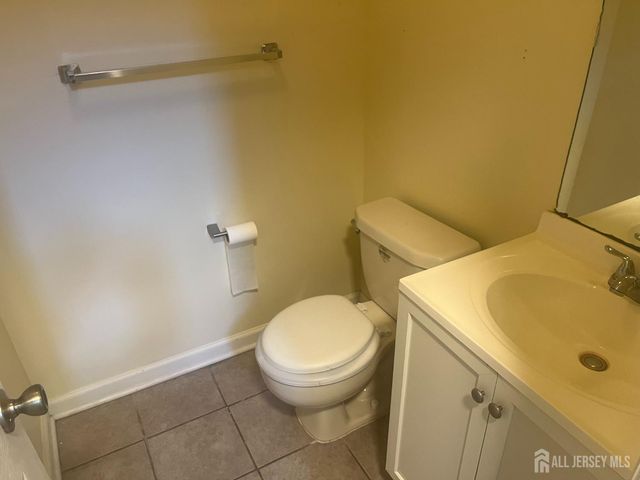 109 MICHAELS Court, Woodbridge Proper, NJ 07095
