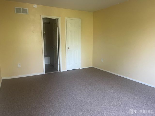 109 MICHAELS Court, Woodbridge Proper, NJ 07095