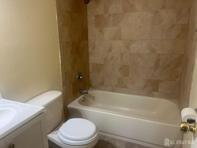 109 MICHAELS Court, Woodbridge Proper, NJ 07095