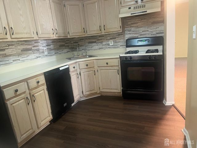 109 MICHAELS Court, Woodbridge Proper, NJ 07095