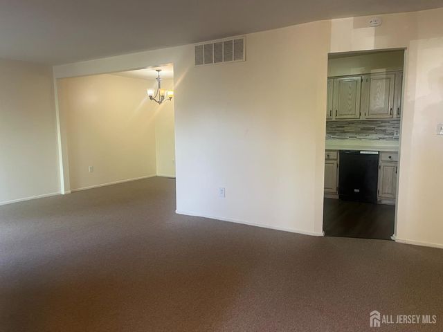 109 MICHAELS Court, Woodbridge Proper, NJ 07095