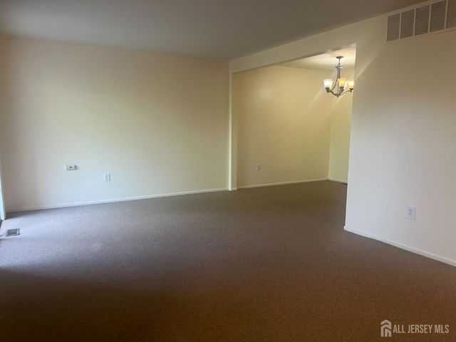 109 MICHAELS Court, Woodbridge Proper, NJ 07095