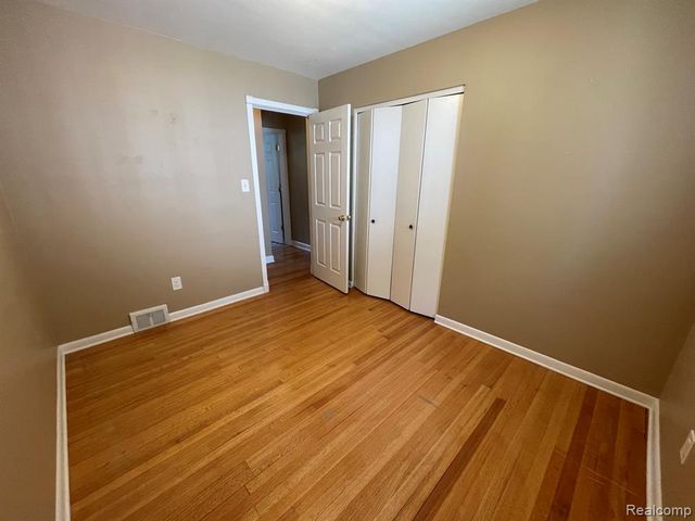 2609 Maplewood Avenue, Royal Oak, MI 48073