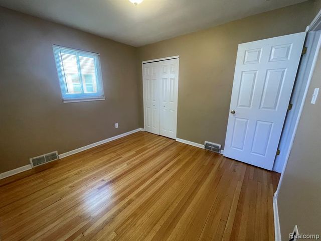 2609 Maplewood Avenue, Royal Oak, MI 48073