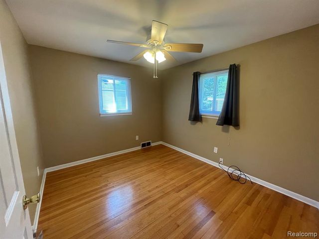 2609 Maplewood Avenue, Royal Oak, MI 48073
