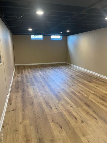 2609 Maplewood Avenue, Royal Oak, MI 48073