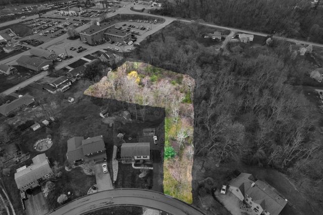 0 Hunters Woods Ln, North Huntingdon, PA 15642