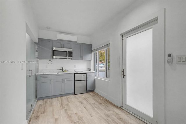 2900 SW 4th St, Miami, FL 33135