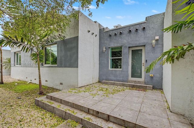 2900 SW 4th St, Miami, FL 33135