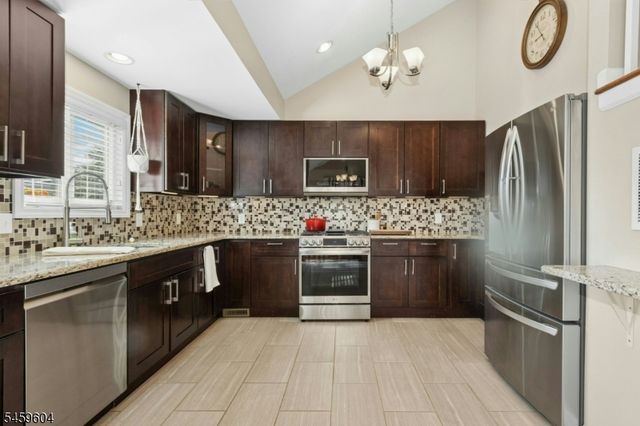 57 CLEVELAND AVENUE, Woodbridge Twp., NJ 07067