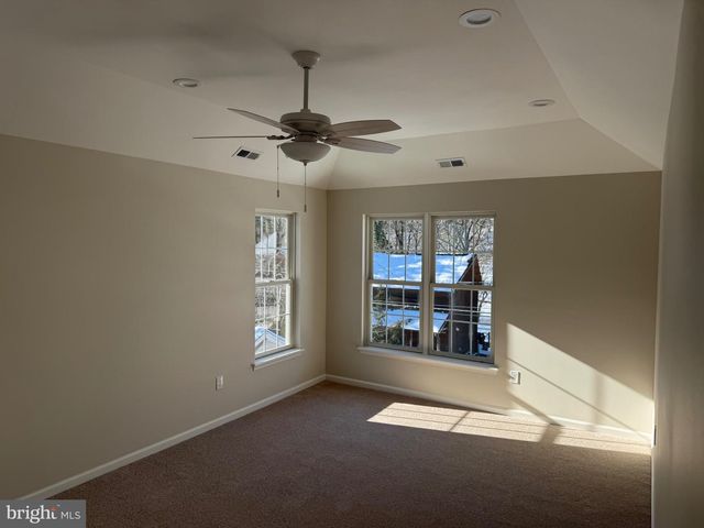 1001 PLAYWICKI ST, Langhorne, PA 19047