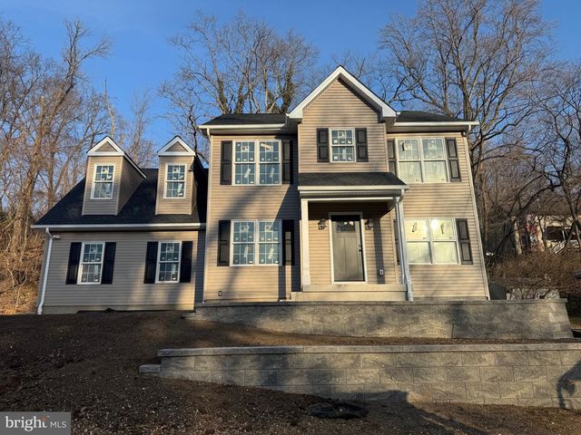 1001 PLAYWICKI ST, Langhorne, PA 19047