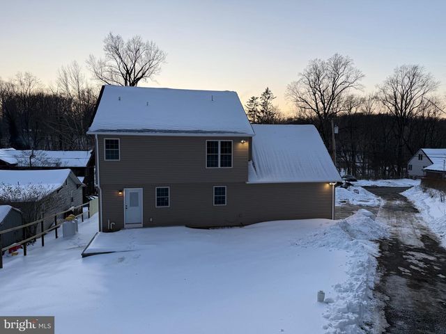 1001 PLAYWICKI ST, Langhorne, PA 19047