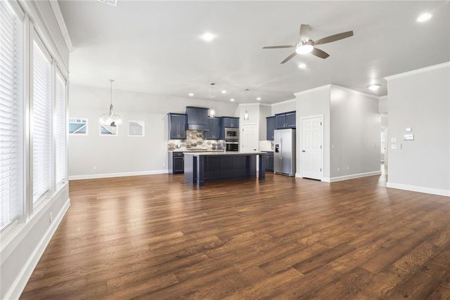 300 Bray Lane, Yukon, OK 73099
