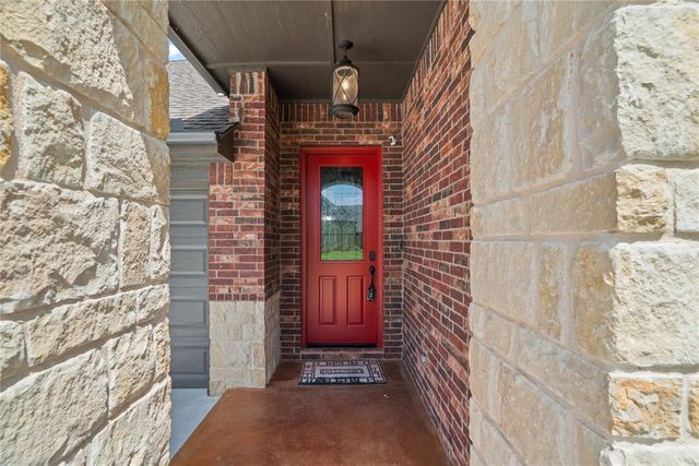300 Bray Lane, Yukon, OK 73099