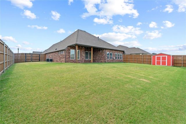 300 Bray Lane, Yukon, OK 73099