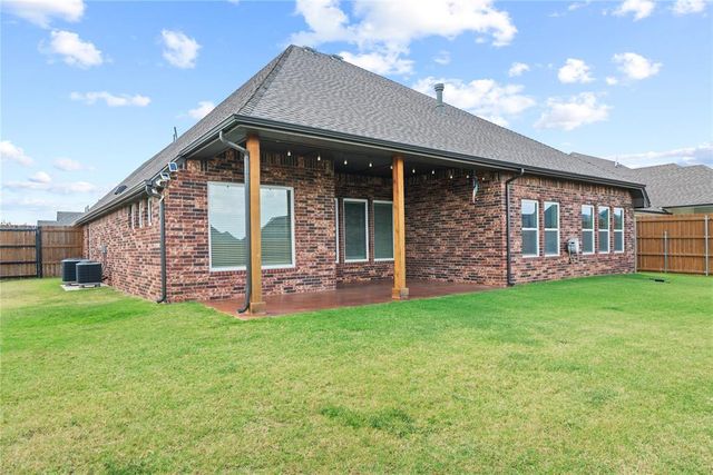 300 Bray Lane, Yukon, OK 73099