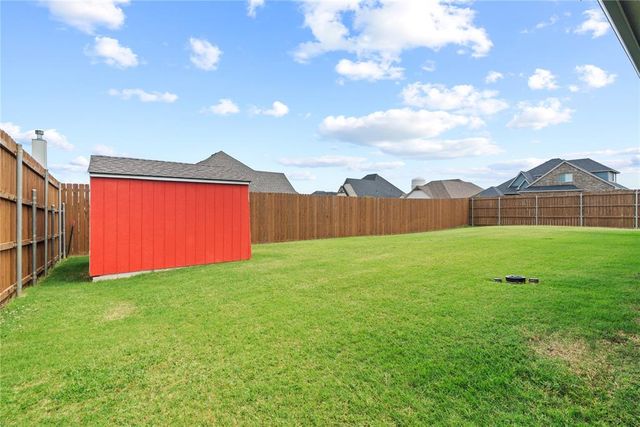 300 Bray Lane, Yukon, OK 73099