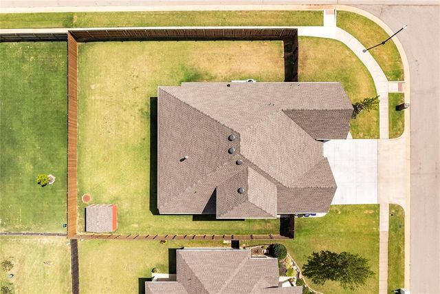 300 Bray Lane, Yukon, OK 73099