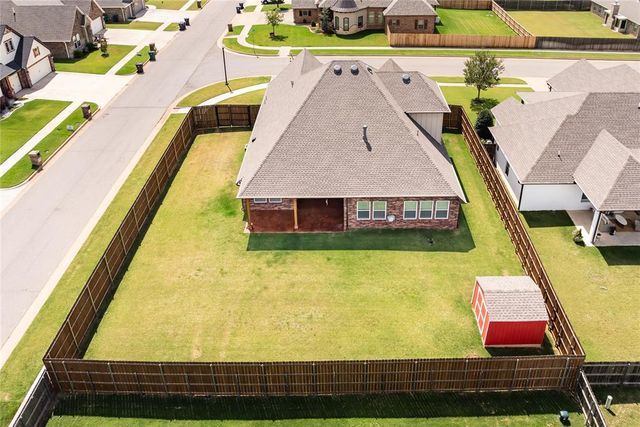 300 Bray Lane, Yukon, OK 73099