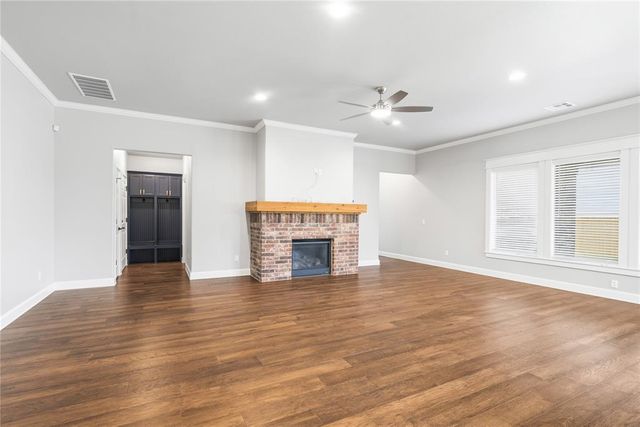 300 Bray Lane, Yukon, OK 73099