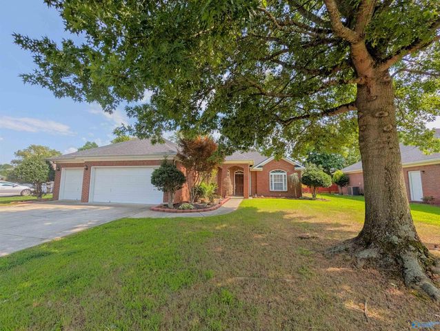 5016 Liberty Park Circle, Owens Cross Roads, AL 35763