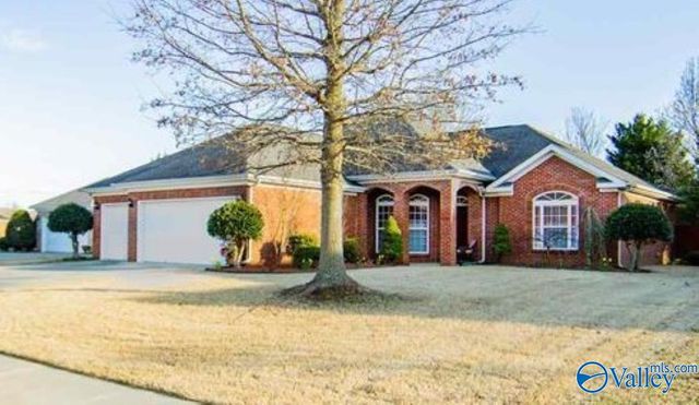 5016 Liberty Park Circle, Owens Cross Roads, AL 35763