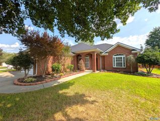 5016 Liberty Park Circle, Owens Cross Roads, AL 35763