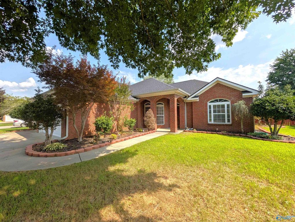 5016 Liberty Park Circle, Owens Cross Roads, AL 35763