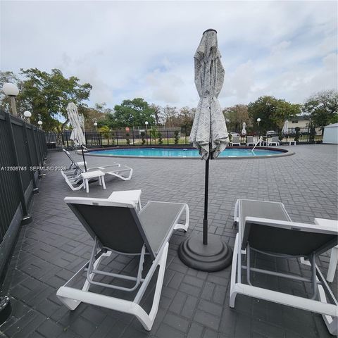 8010 N Colony Cir N 107, Tamarac, FL 33321