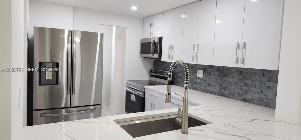 8010 N Colony Cir N 107, Tamarac, FL 33321