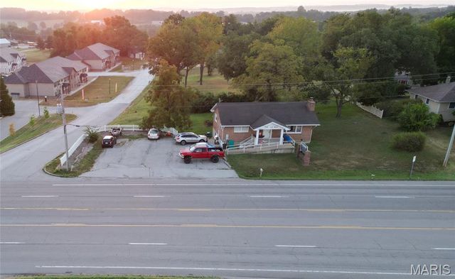 1240 N Main, St Clair, MO 63077