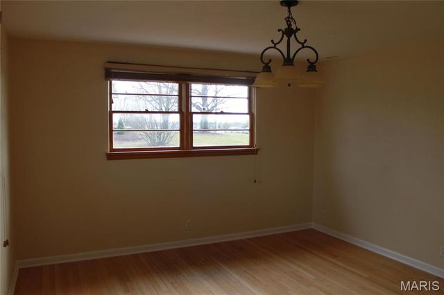 1240 N Main, St Clair, MO 63077