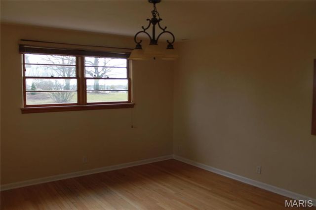1240 N Main, St Clair, MO 63077