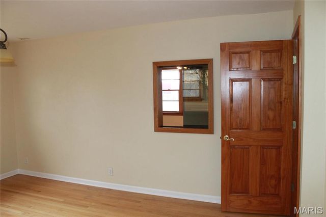 1240 N Main, St Clair, MO 63077