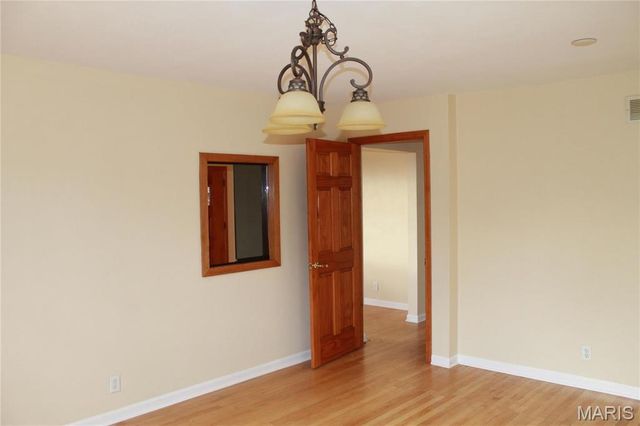 1240 N Main, St Clair, MO 63077