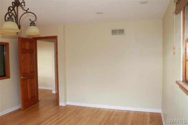 1240 N Main, St Clair, MO 63077