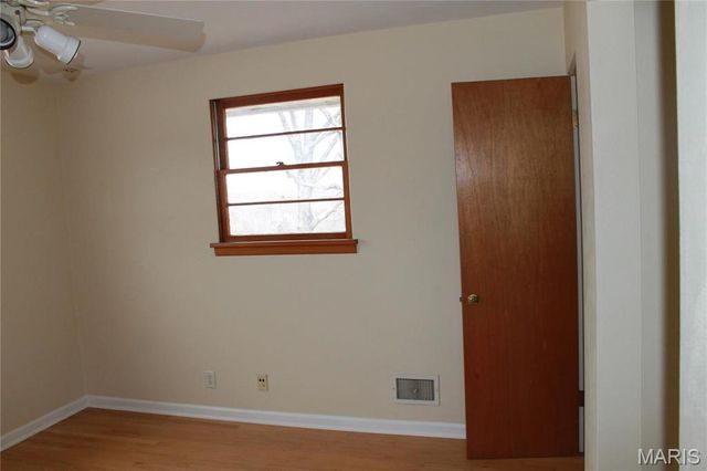 1240 N Main, St Clair, MO 63077