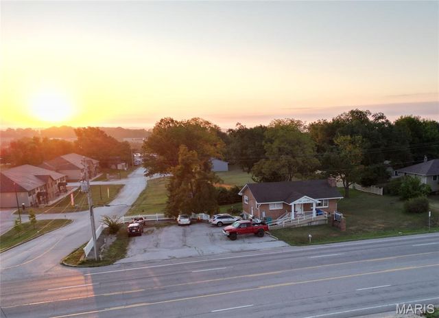 1240 N Main, St Clair, MO 63077
