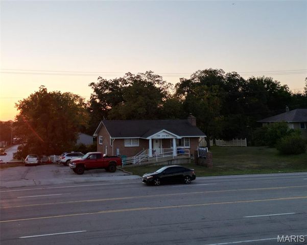 1240 N Main, St Clair, MO 63077