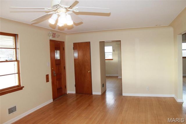 1240 N Main, St Clair, MO 63077