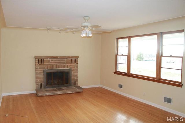1240 N Main, St Clair, MO 63077