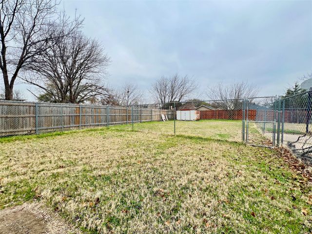 6301 Hunters Glen Drive, Watauga, TX 76148