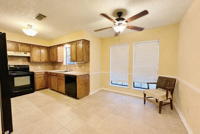 6301 Hunters Glen Drive, Watauga, TX 76148