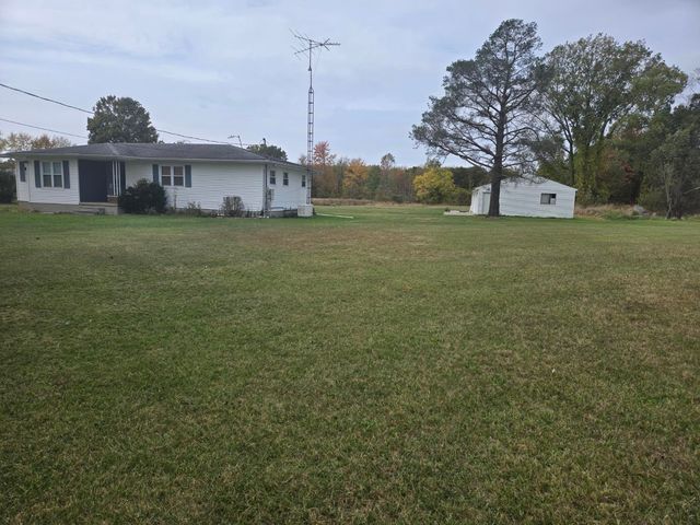 14134 N Holly Road, Holly, MI 48442