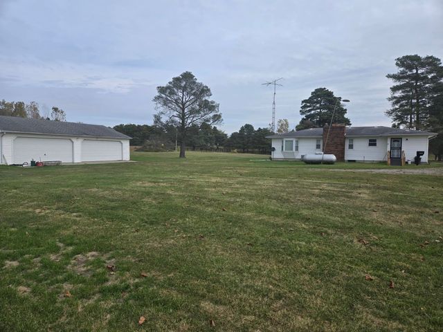 14134 N Holly Road, Holly, MI 48442