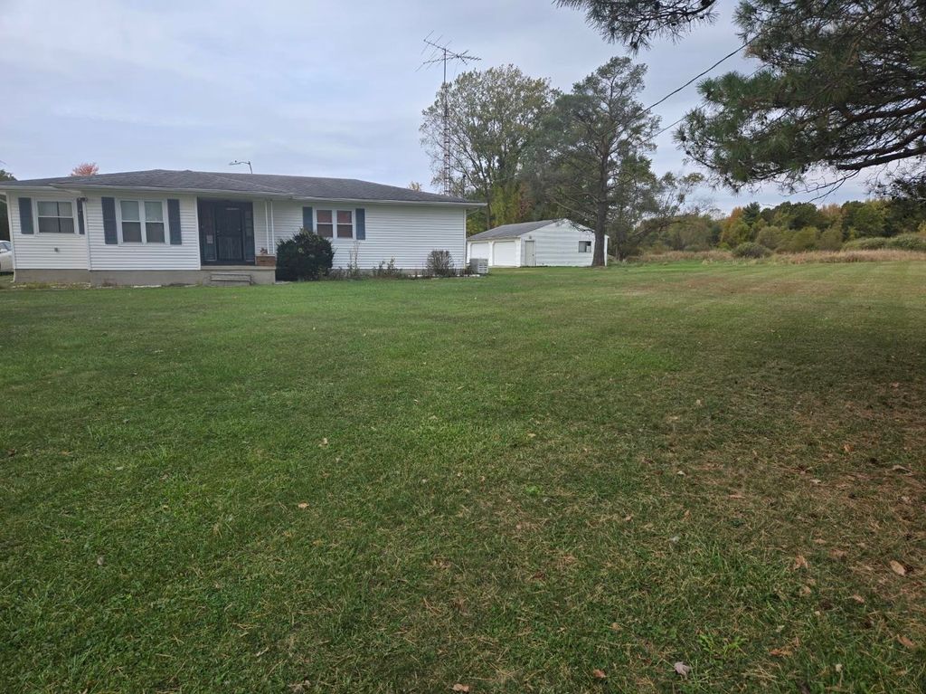 14134 N Holly Road, Holly, MI 48442